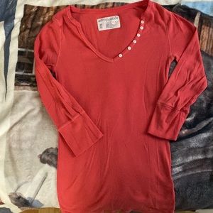 3/4 sleeve faded red Aéropostale stretch t